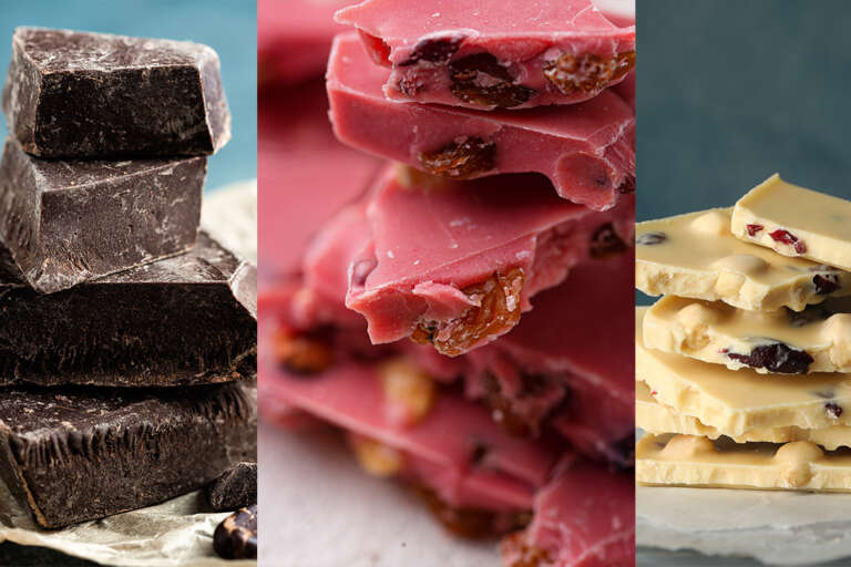 Chocolates de colores oscuro blanco y rubí